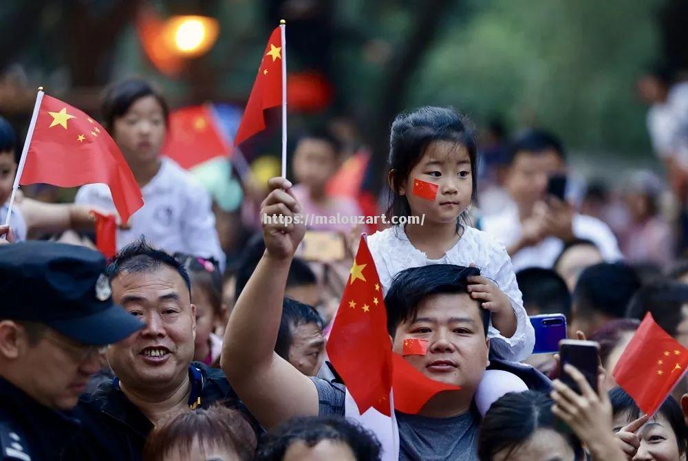 两队实力均衡，场上比拼让人看得热血澎湃